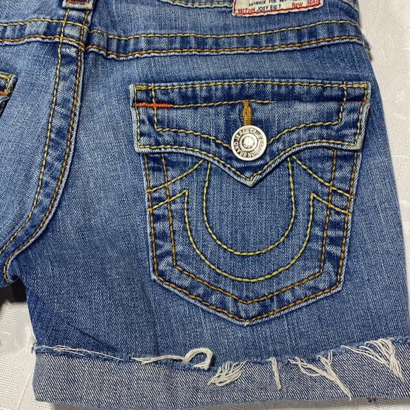 Cute & Casual True Religion denim shorts - Picture 7 of 12